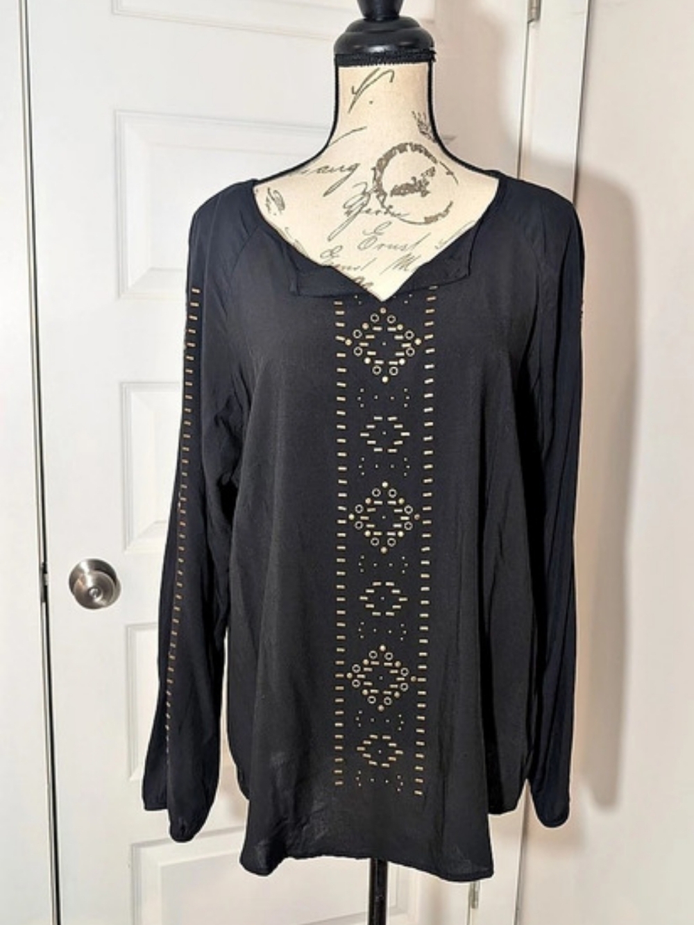 Roz & All Black Geometric Tunic Size 1X